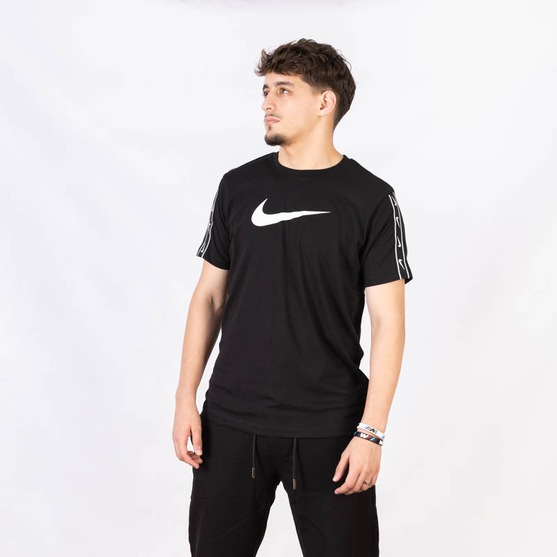 T-shirt NIKE